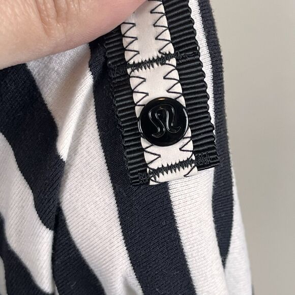 Lululemon Vinyasa Scarf Womens One Size Stripes Shawl Wrap Convertible Infinity - Picture 5 of 10